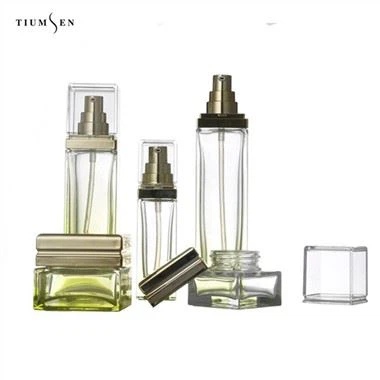 Стеклянные бутылки для ухода за кожей